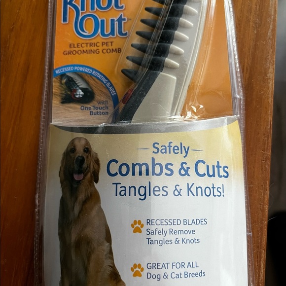 Knot Out the Ultimate Grooming Tool - Picture 2 of 3